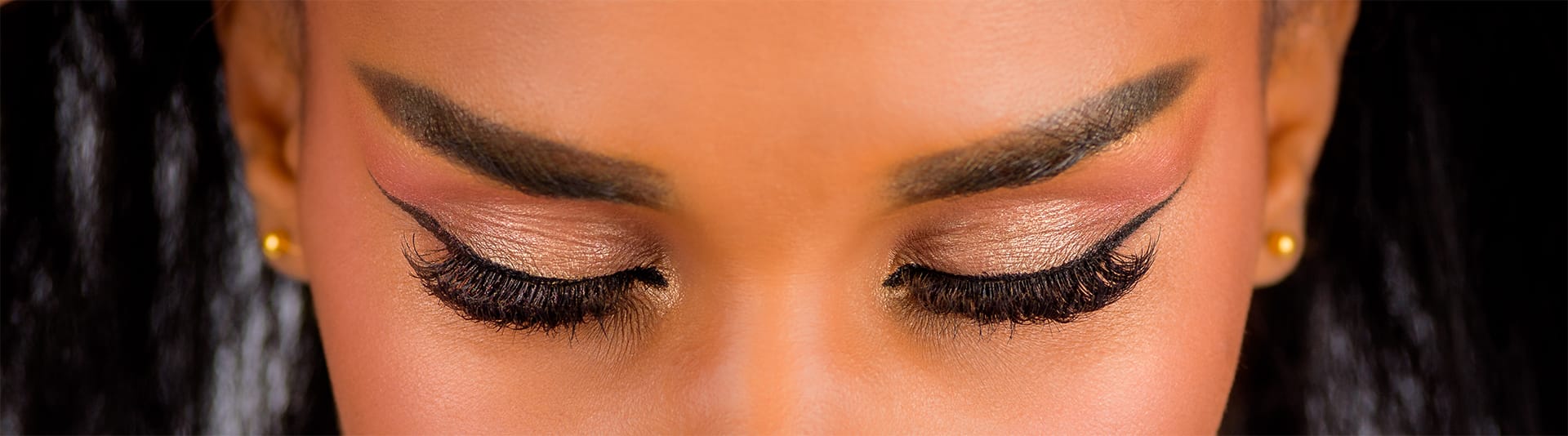 Russian Lashes VS Volume Lashes: What is the difference?